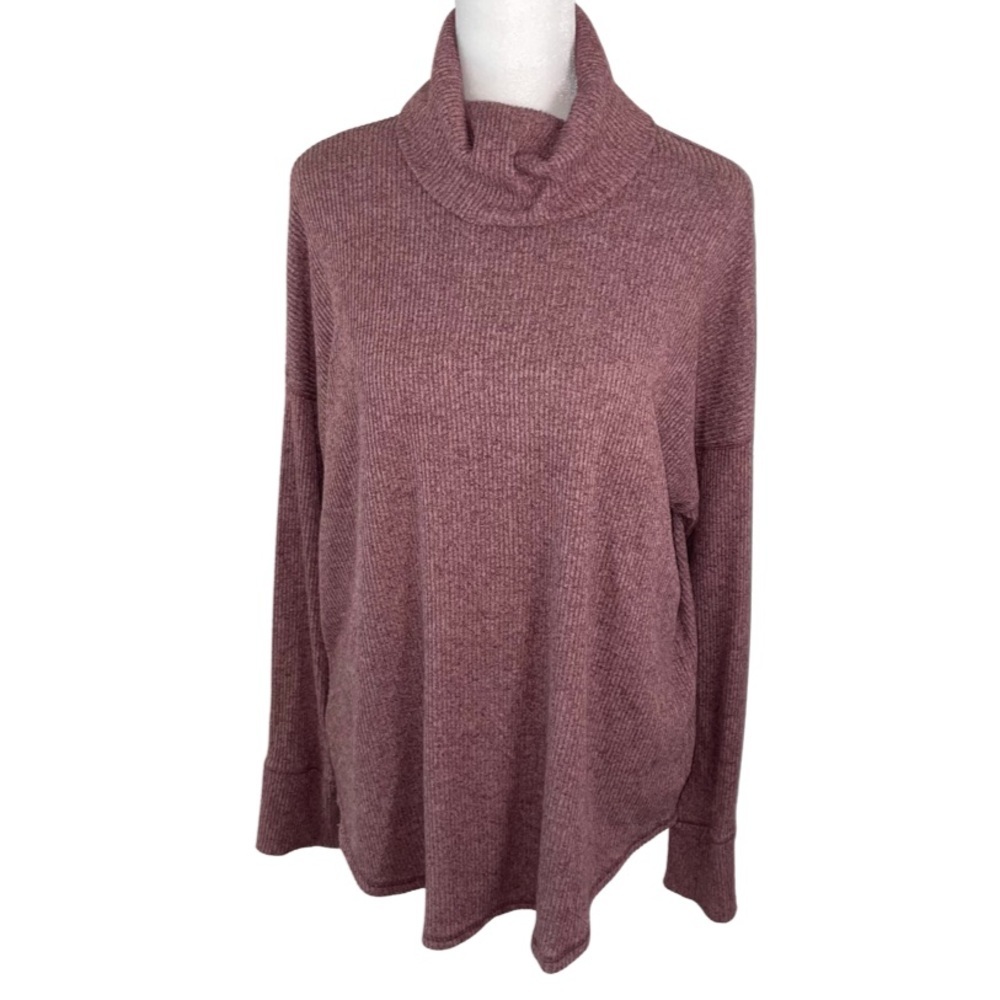 🌸 American Eagle purple/mauve turtle neck | M